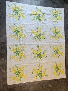Vintage Yellow Rose Floral Tablecloth -  White Background pale lavender leaves